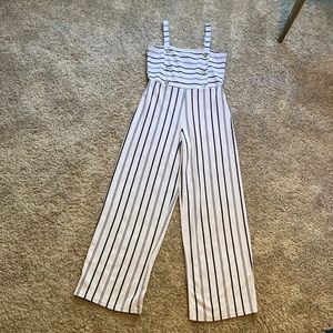 Pants jump suit. Size medium only been worn once